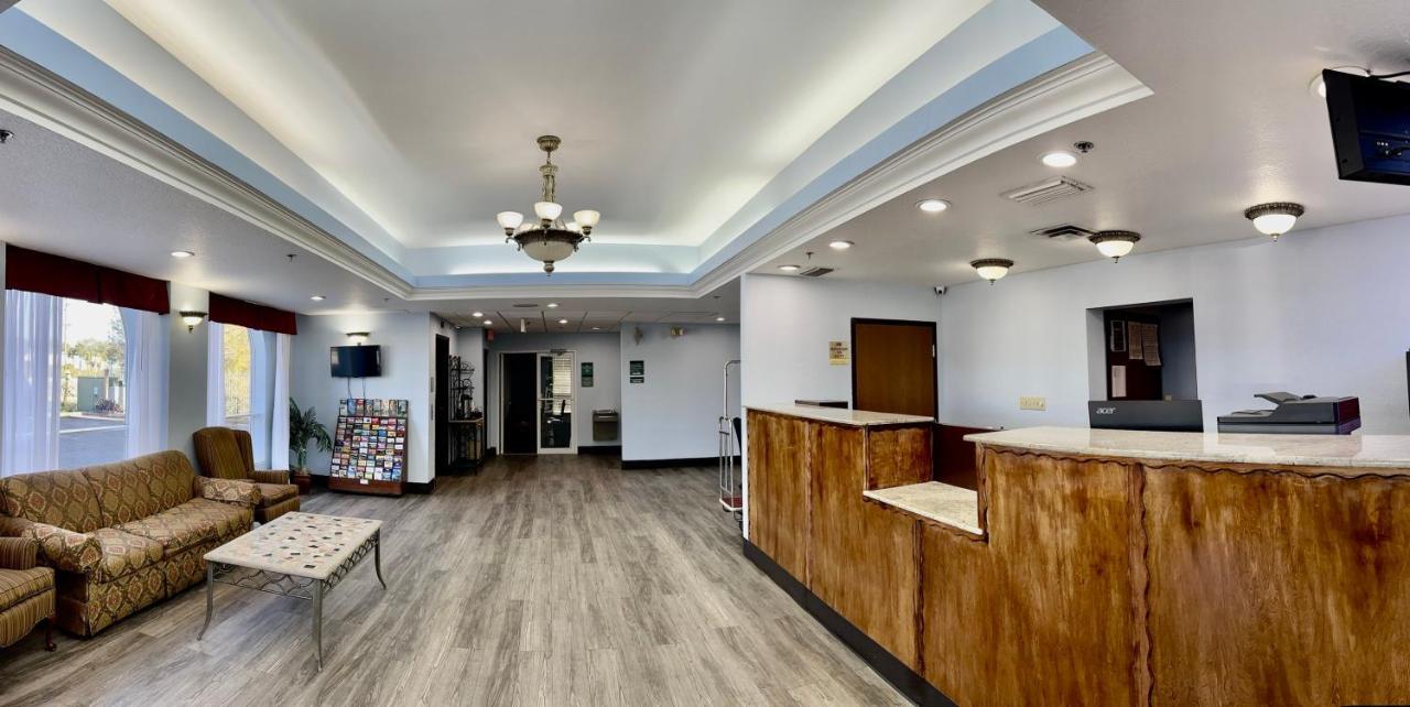 Ruskin Inn Tampa-Sun City Center Exterior photo