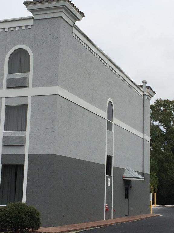 Ruskin Inn Tampa-Sun City Center Exterior photo