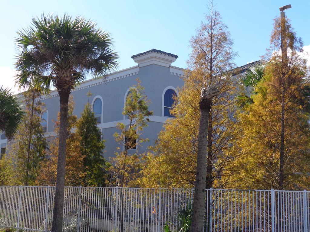 Ruskin Inn Tampa-Sun City Center Exterior photo