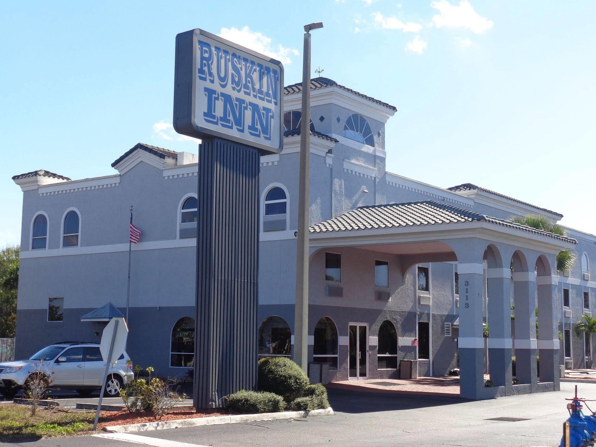 Ruskin Inn Tampa-Sun City Center Exterior photo